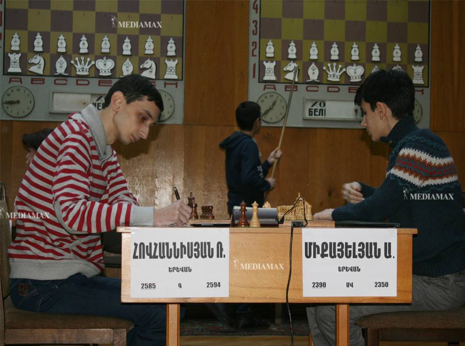 Armenian Men's Chess Championship, playing vs GM Robert Hovhannisyan